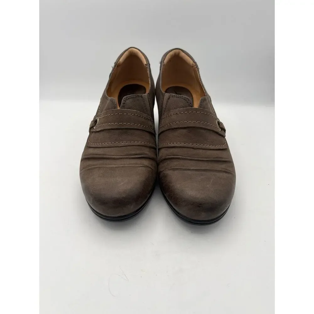 Women’s Earth Size 9 Taupe Leather Oxford Heels